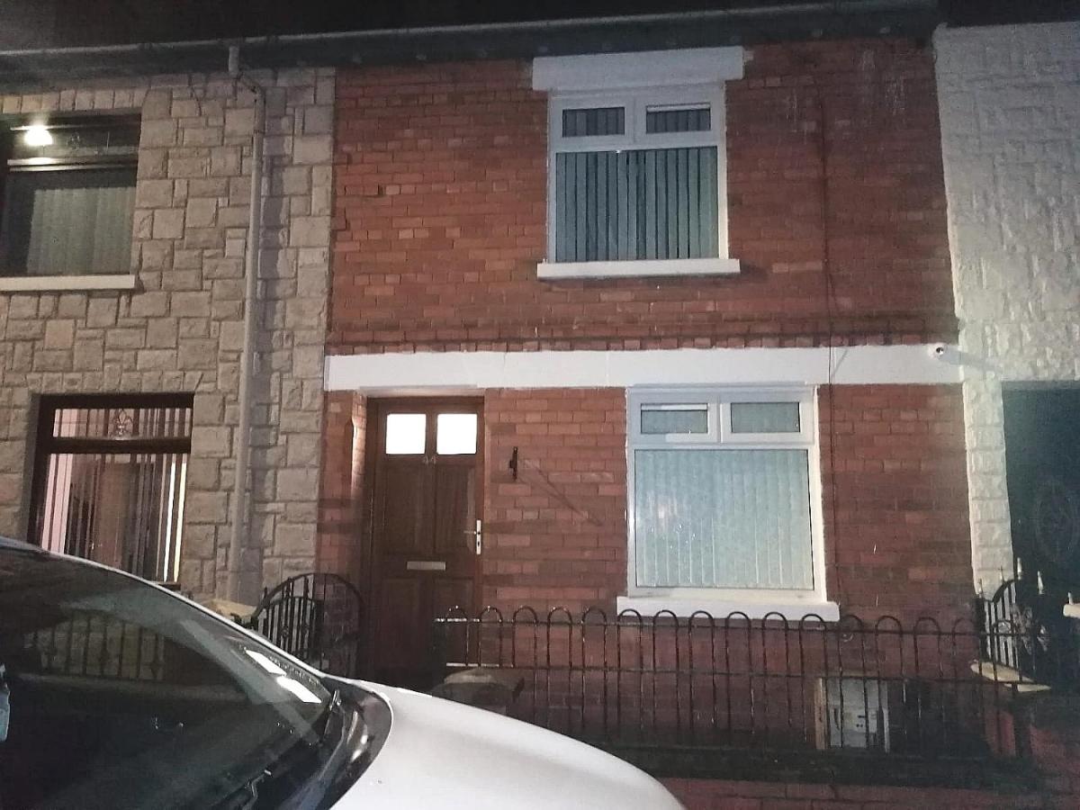 Maire Toireasa - Cosy Refurbished Property In The Gaeltacht Quarter Belfast Extérieur photo