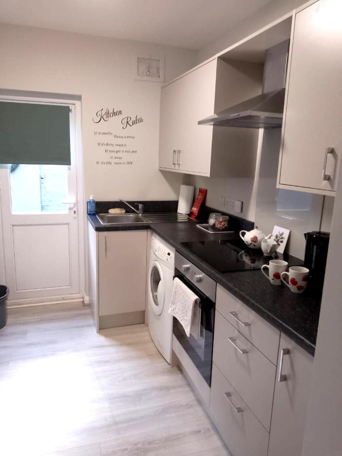 Maire Toireasa - Cosy Refurbished Property In The Gaeltacht Quarter Belfast Extérieur photo