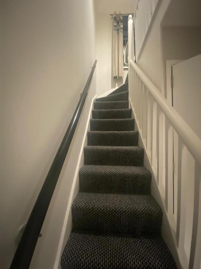 Maire Toireasa - Cosy Refurbished Property In The Gaeltacht Quarter Belfast Extérieur photo