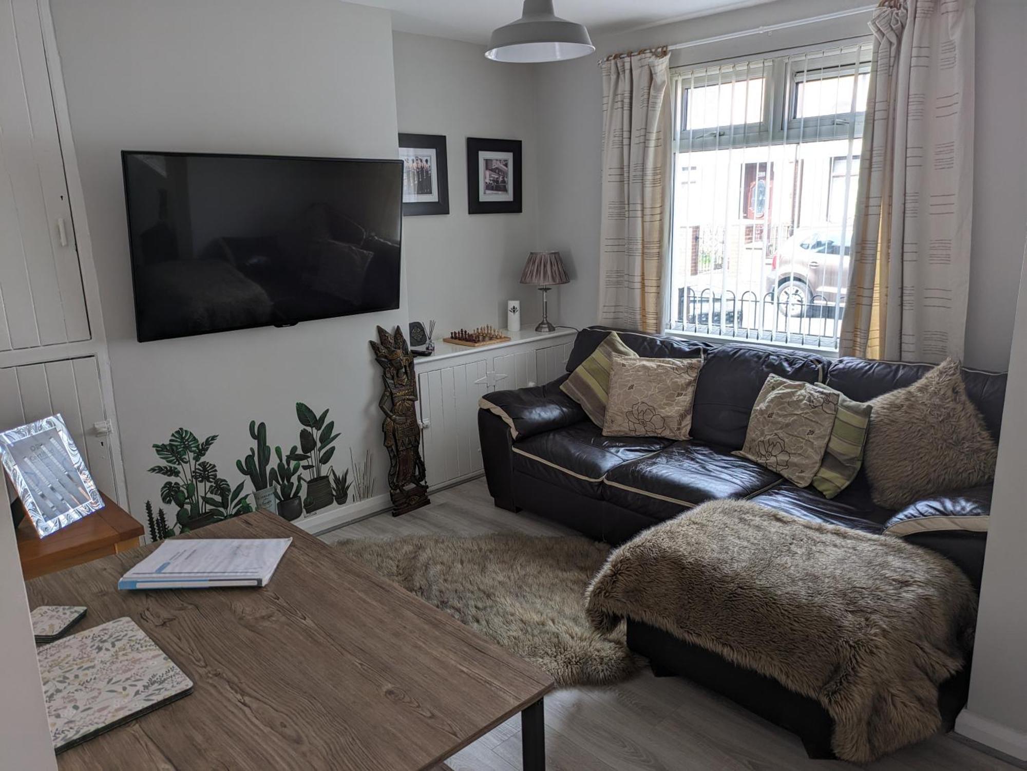 Maire Toireasa - Cosy Refurbished Property In The Gaeltacht Quarter Belfast Chambre photo