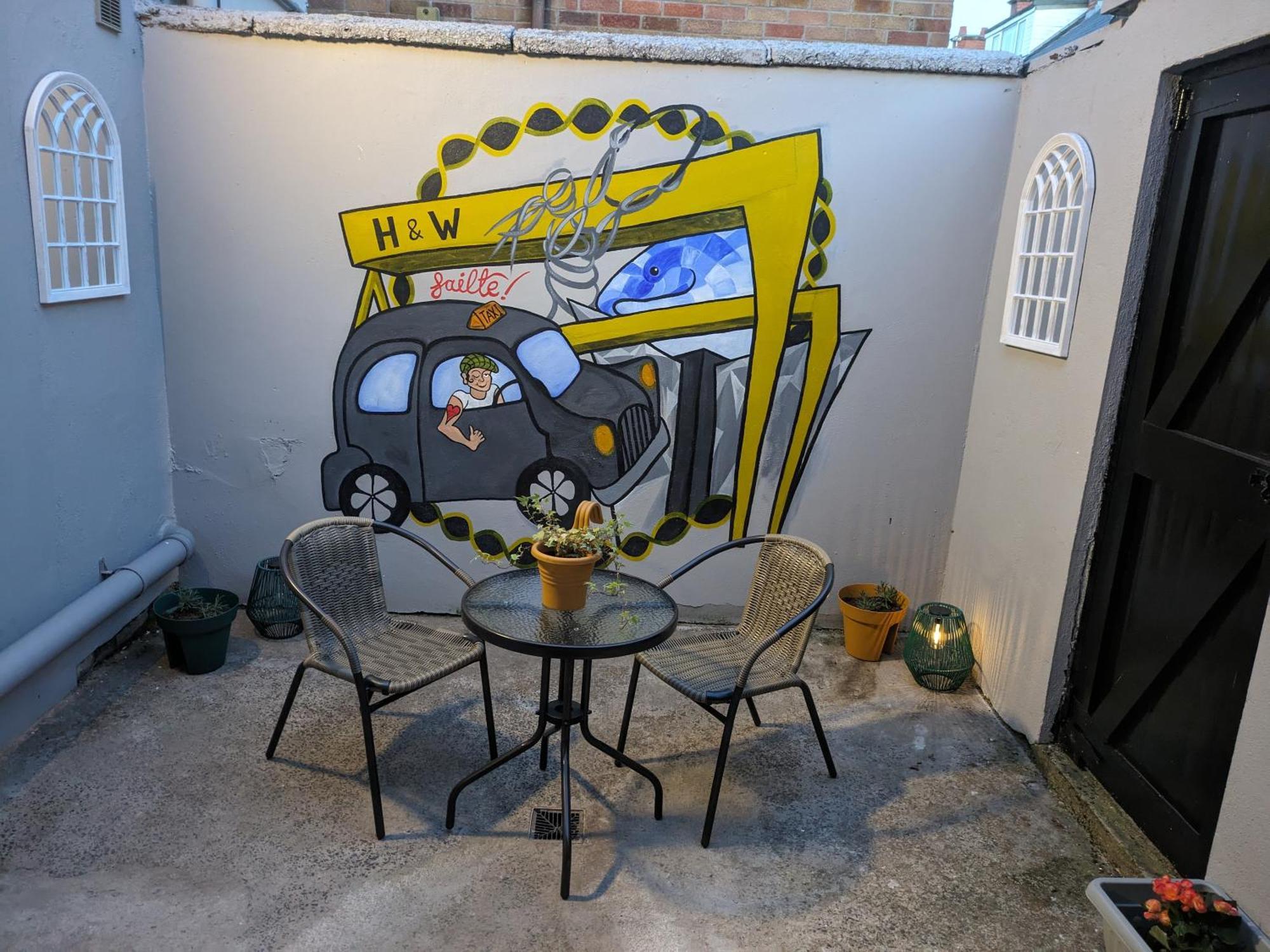 Maire Toireasa - Cosy Refurbished Property In The Gaeltacht Quarter Belfast Chambre photo