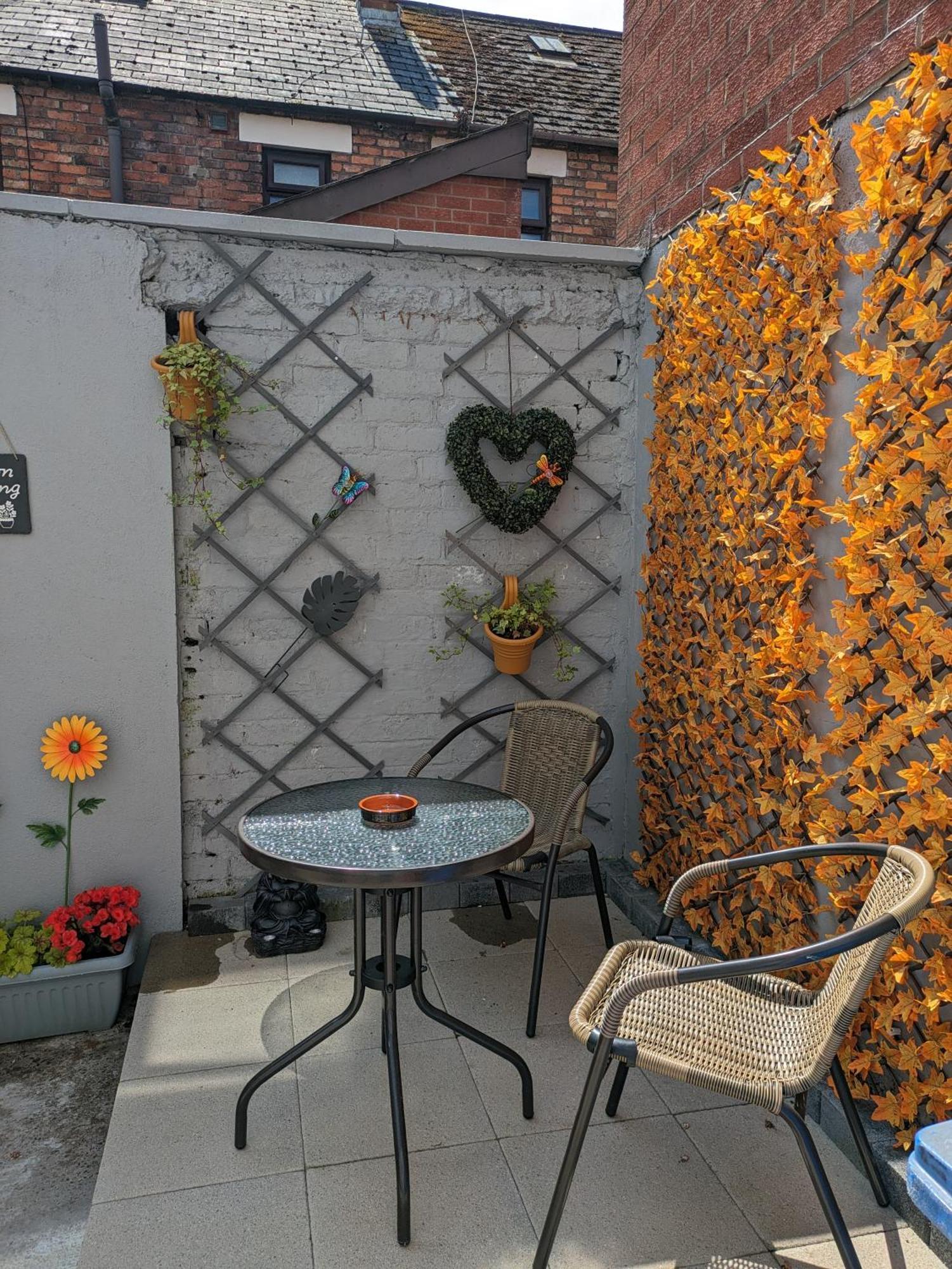 Maire Toireasa - Cosy Refurbished Property In The Gaeltacht Quarter Belfast Chambre photo